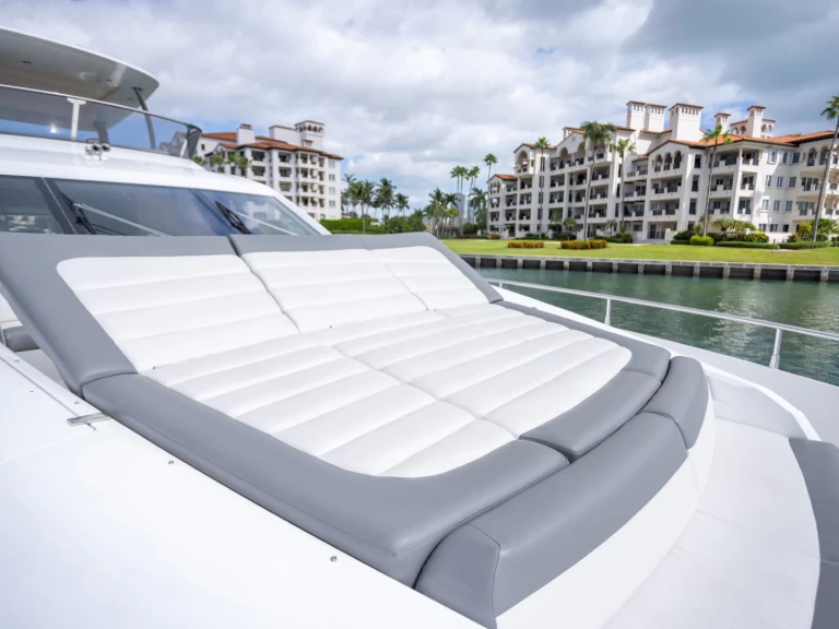 Noleggio Yacht di lusso con o senza skipper Sunseeker a Miami Beach