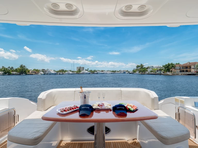 Azimut 64 Flybridge da affittare a  Fort Lauderdale
