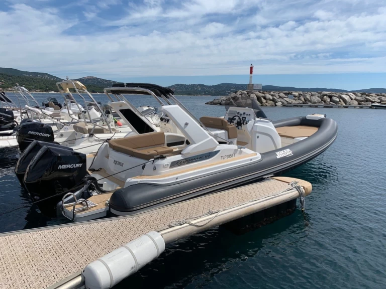 Noleggio Gommone a Cavalaire-sur-Mer – Joker Boat Clubman 30