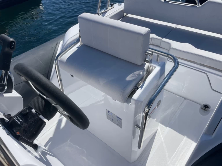 Noleggiare una Joker Boat Coaster 580 a Cavalaire-sur-Mer