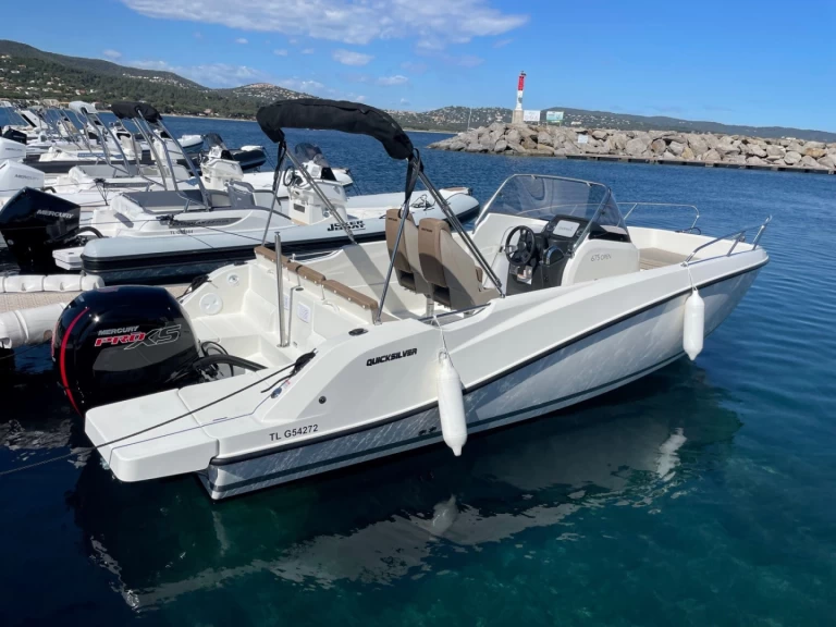 Noleggio barche Cavalaire-sur-Mer economico Quicksilver 675 Activ Open