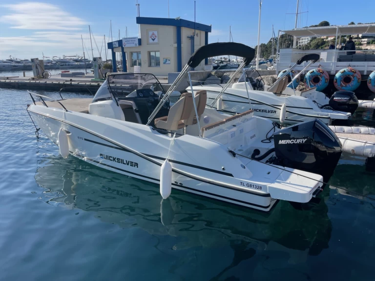 Noleggio barche Cavalaire-sur-Mer economico Activ 675 Sundeck