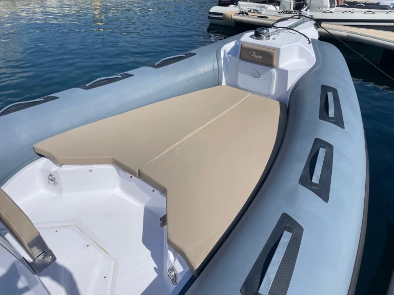 Ranieri Cayman 26 Sport Touring da affittare a  Cavalaire-sur-Mer