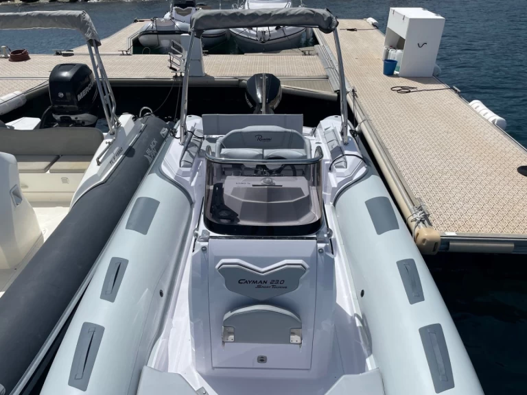 Noleggio a Cavalaire-sur-Mer – Ranieri International  RANIERI 23 CAYMAN SPORT TOURING su SamBoat