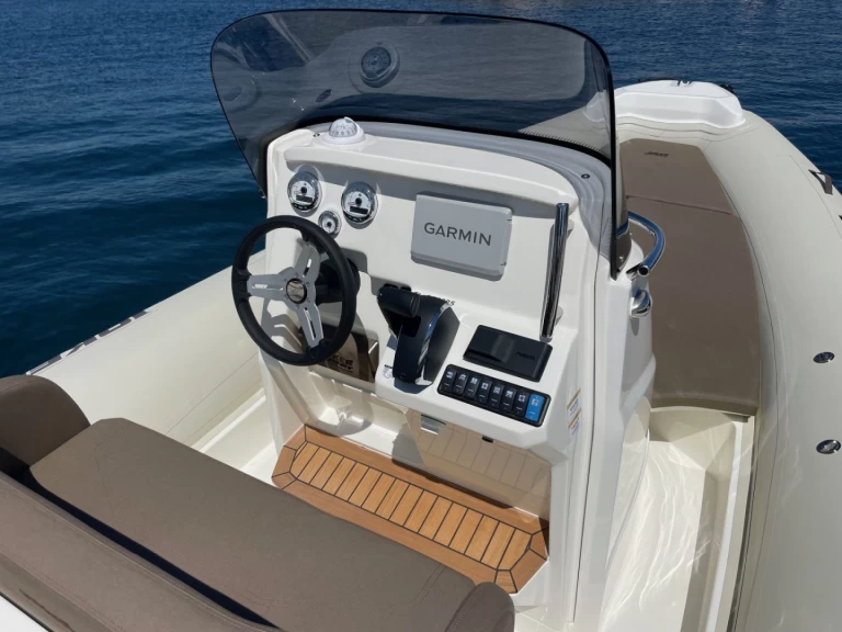 Joker Boat Clubman 24 da affittare a  Cavalaire-sur-Mer