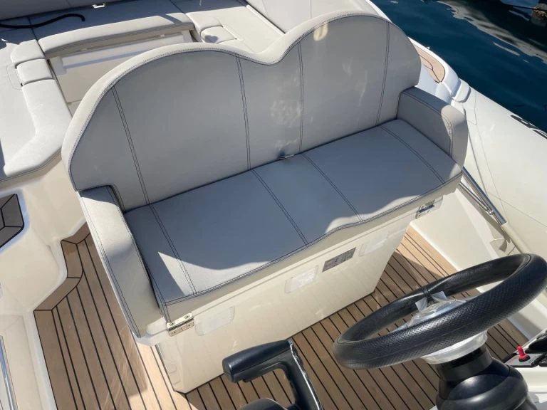 Noleggio Gommone Joker Boat con patente nautica