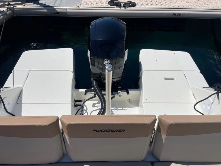 Noleggiare una Quicksilver Quicksilver 675 Activ Open a Cavalaire-sur-Mer