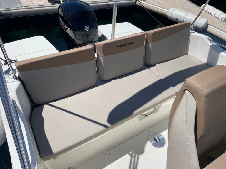 Noleggio barche Cavalaire-sur-Mer economico Quicksilver 675 Activ Open