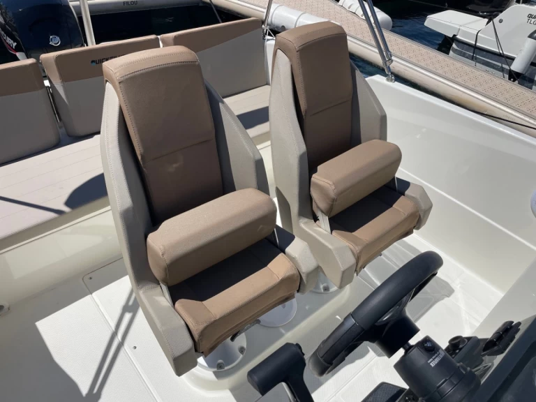 Noleggio Barca a motore a Cavalaire-sur-Mer – Quicksilver Quicksilver 675 Activ Open