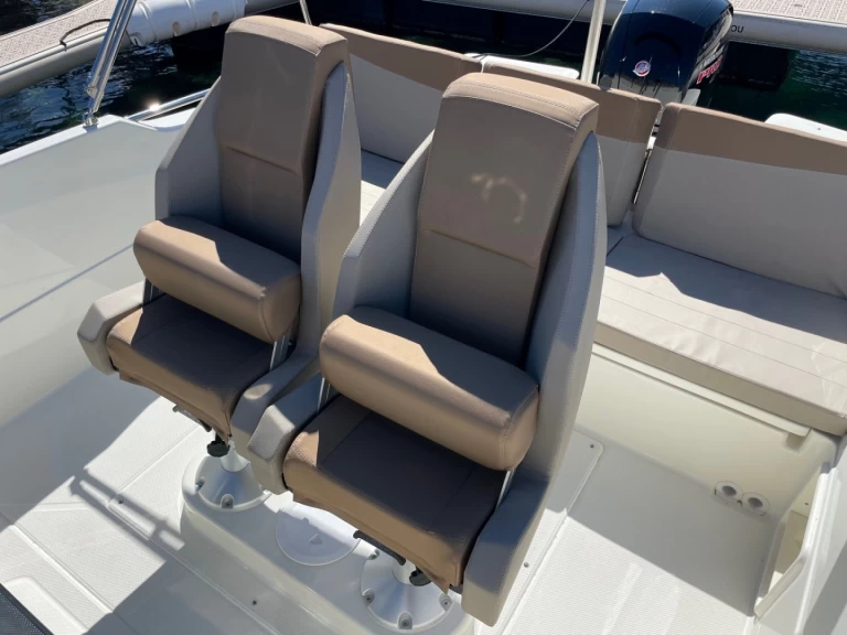 Noleggio barche Cavalaire-sur-Mer economico Quicksilver 675 Activ Open
