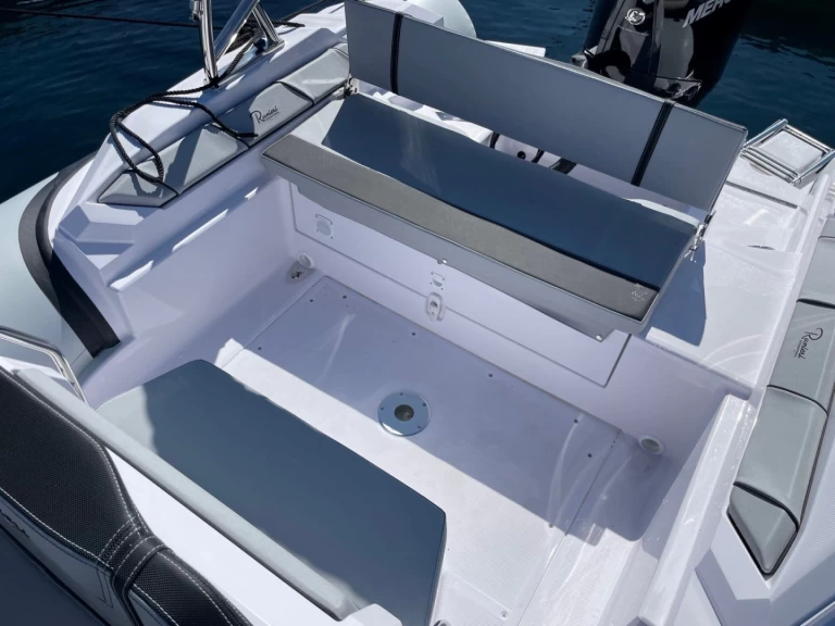 Noleggio Gommone a Cavalaire-sur-Mer – Ranieri Cayman 26 Sport Touring