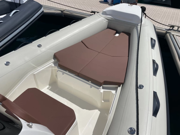 Noleggiare una Joker Boat Coaster 580 a Cavalaire-sur-Mer