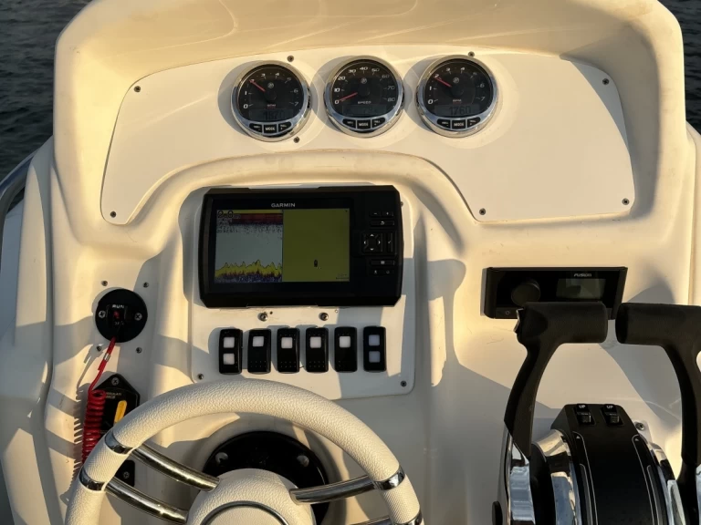 Noleggiare una Nuova Jolly Prince 28 a Grand Piquey