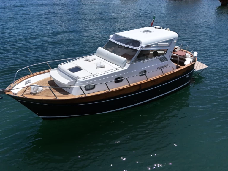 Noleggiare una Apreamare Apreamare 11 a Sorrento