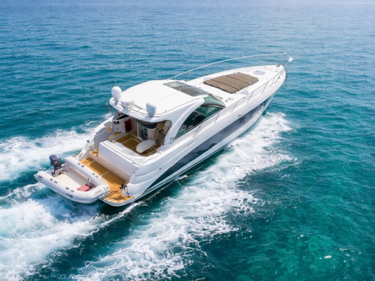 Noleggio a Coco Bay – Cruiser Yachts 400 Express su SamBoat