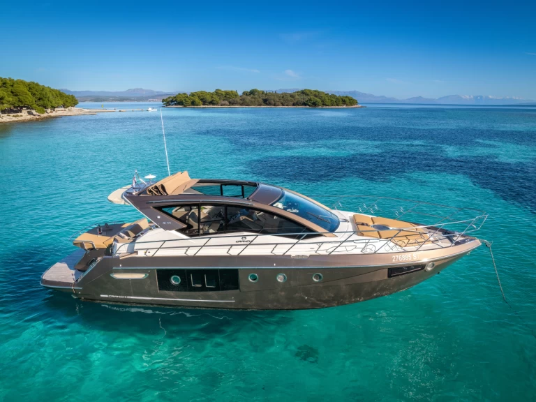 Cranchi Cranchi M44 HT da affittare a  Kaštel Gomilica