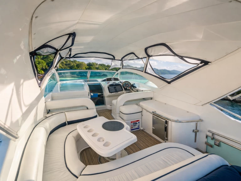 Yacht di lusso a noleggio a Coco Bay al miglior prezzo