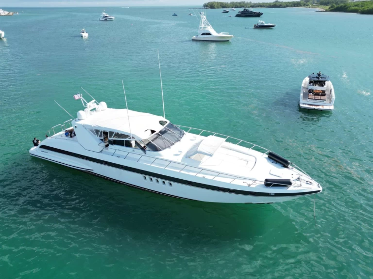 Noleggio Yacht di lusso a Miami Beach – Mangusta The Gorilla