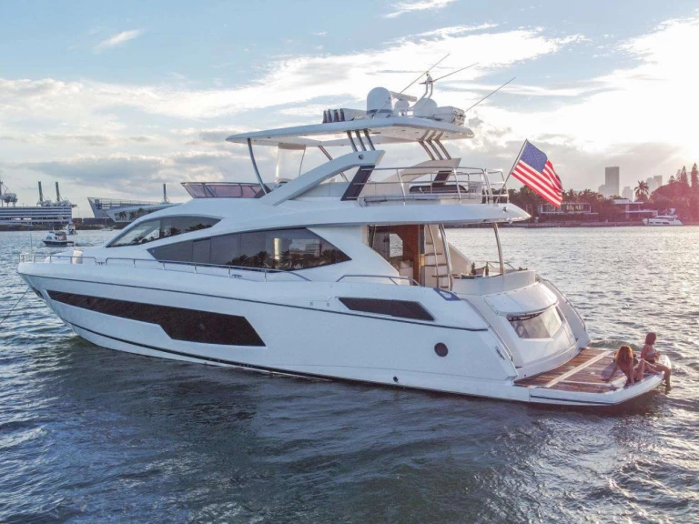 Yacht di lusso a noleggio a Miami Beach al miglior prezzo