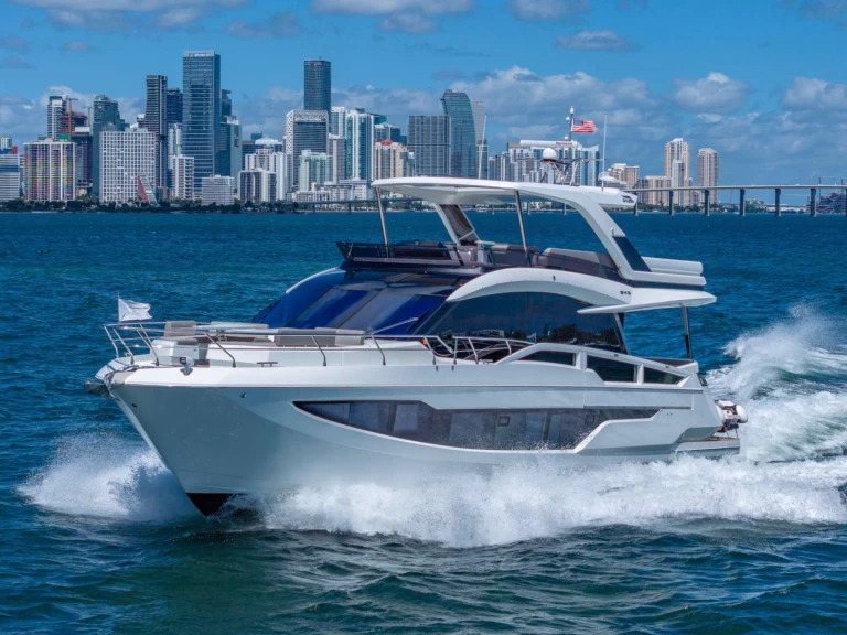 Noleggiare una Galeon Don't Tell MOM a Miami