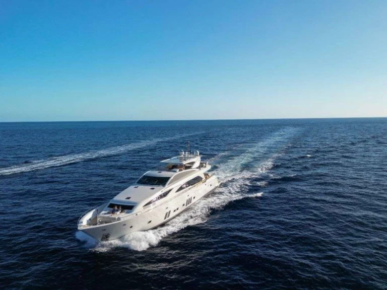 Yacht di lusso a noleggio a Costa Azzurra al miglior prezzo