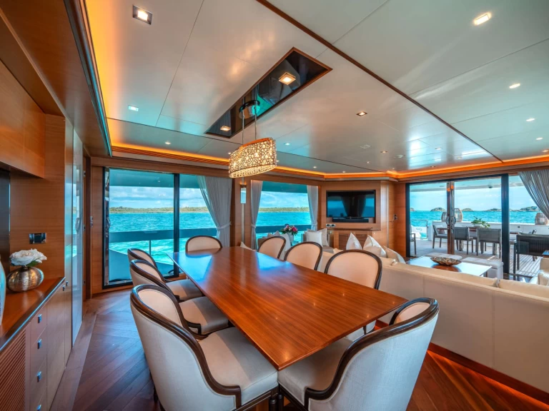 Noleggio Yacht di lusso a New England – Horizon MIDNIGHT MOON