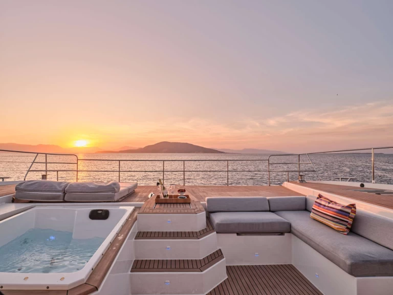 Noleggio Yacht di lusso Fountaine Pajot con patente nautica