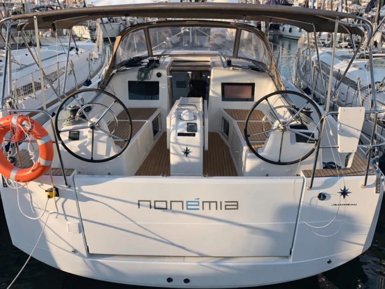 Noleggio barche Jeanneau Sun Odyssey 410 a Nettuno su Samboat