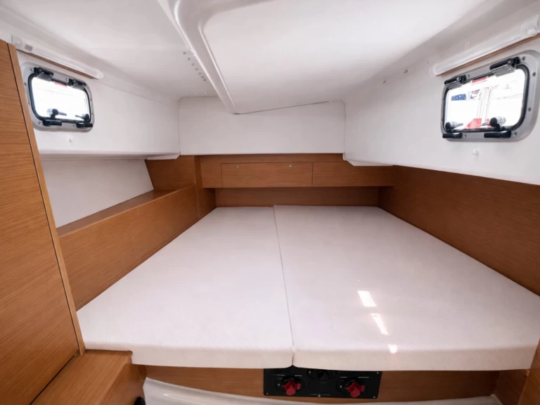 Noleggio a Nettuno – Jeanneau Sun Odyssey 350 su SamBoat