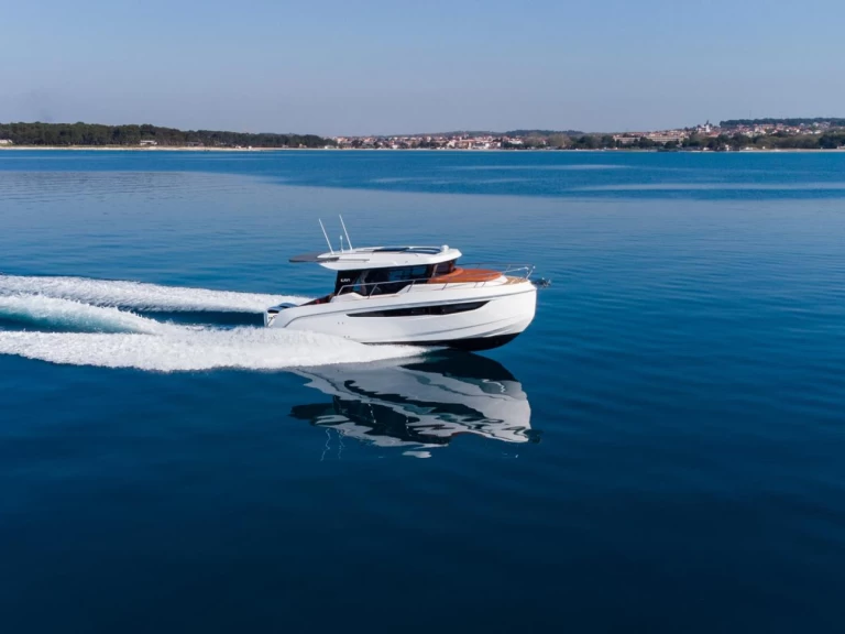 Barca a motore a noleggio a Pola al miglior prezzo