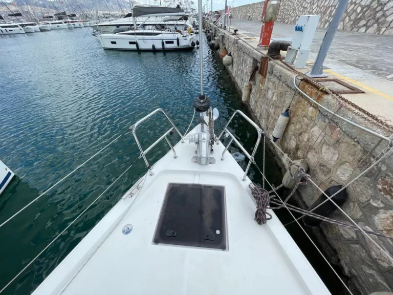 Noleggiare una Bavaria Bavaria C45 Holiday a Álimos