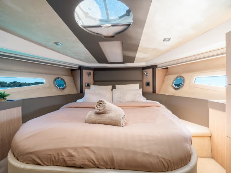 Noleggio barche Kaštel Gomilica economico Cranchi M44 HT