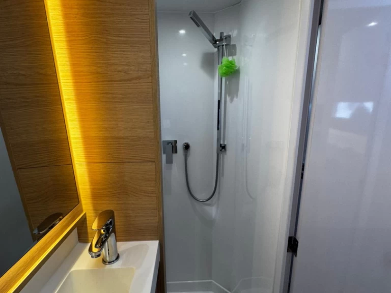 Noleggio Catamarano a Capo d'Orlando – Aventura Aventura 37