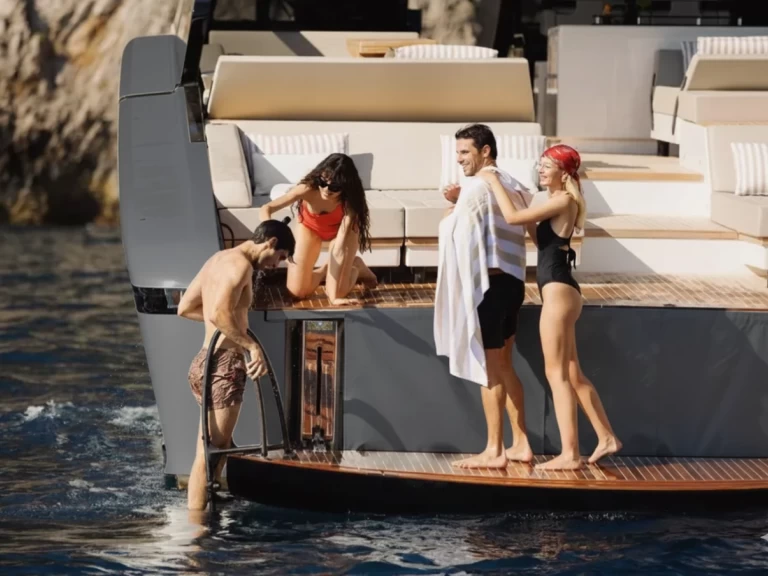 Yacht di lusso a noleggio a Salerno al miglior prezzo