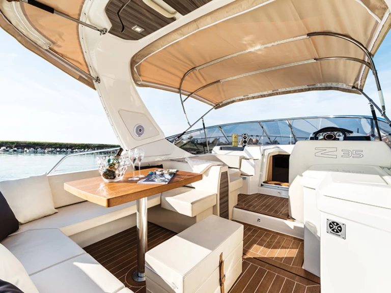 Noleggio Barca a motore Cranchi con patente nautica