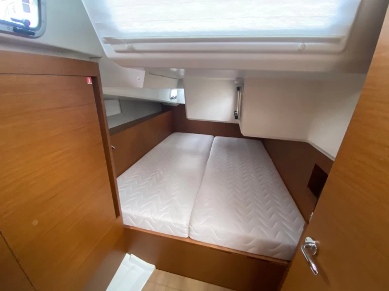 Noleggio a Nettuno – Jeanneau Sun Odyssey 490 su SamBoat