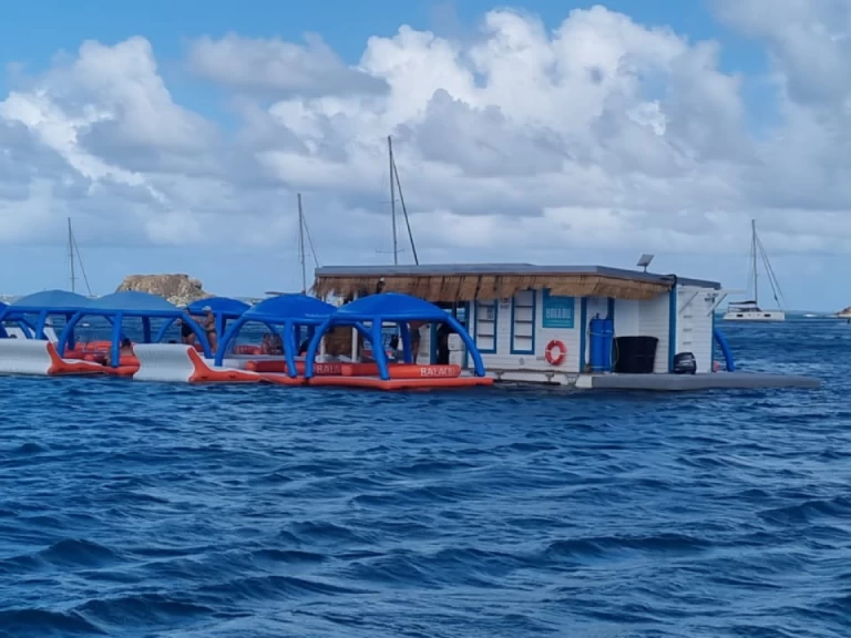 Noleggiare una Bénéteau Flyer 650 Open a Marigot