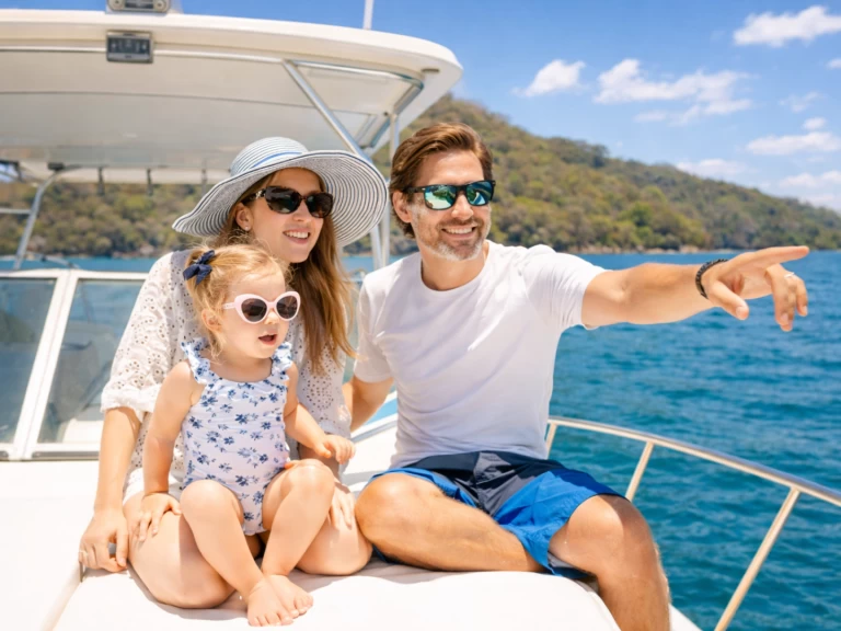 Barca a motore a noleggio a Bahía Culebra al miglior prezzo