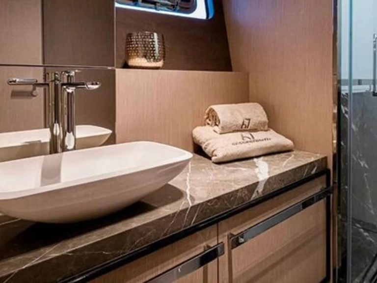 Yacht di lusso a noleggio a Saint-Tropez al miglior prezzo