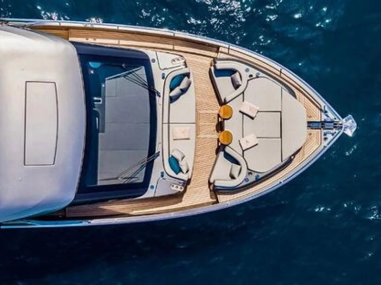 Noleggio a Saint-Tropez – Cranchi Cranchi Sessantasette 67 su SamBoat