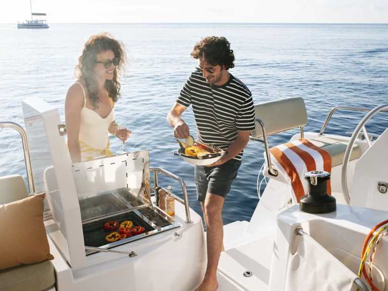 Catamarano a noleggio a Aalsmeer al miglior prezzo