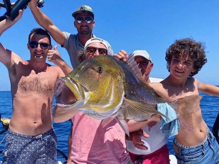 Noleggiare una Saver 33 Saver 33 sport a Marina di Portisco