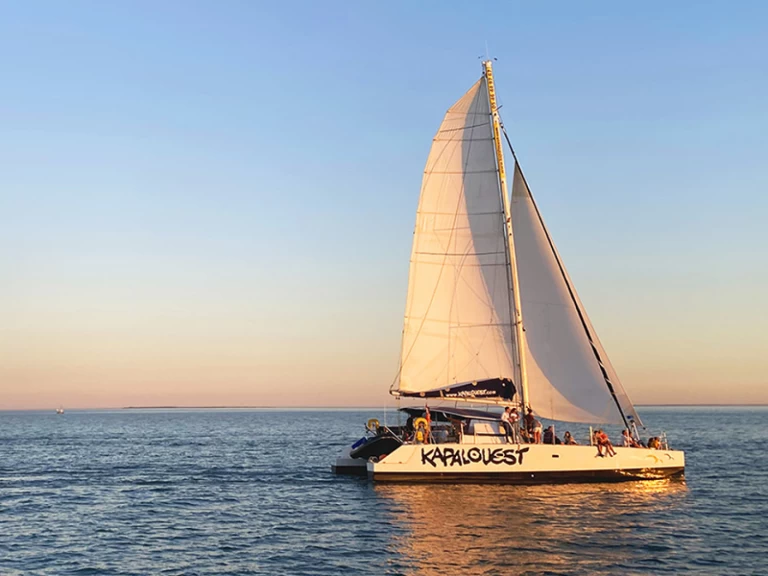 Noleggio Catamarano con o senza skipper Naval Force 3 a Les Minimes