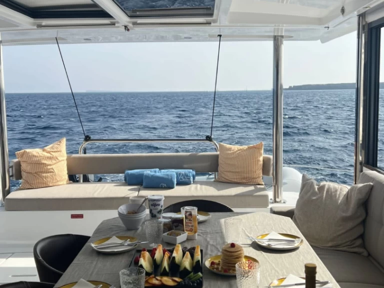 Noleggio Catamarano con o senza skipper Bali a Ibiza Magna