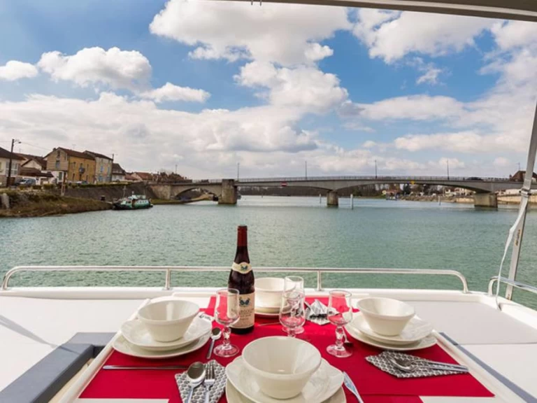 Noleggiare una Le Boat Horizon 1 a Messac