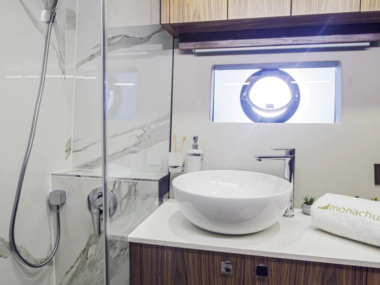 Noleggiare una Monachus Monachus 70 Fly a Spalato