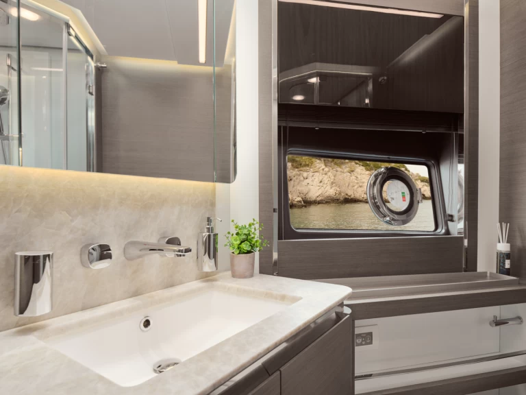 Noleggio Yacht di lusso a Seget Donji – Azimut Azimut S8