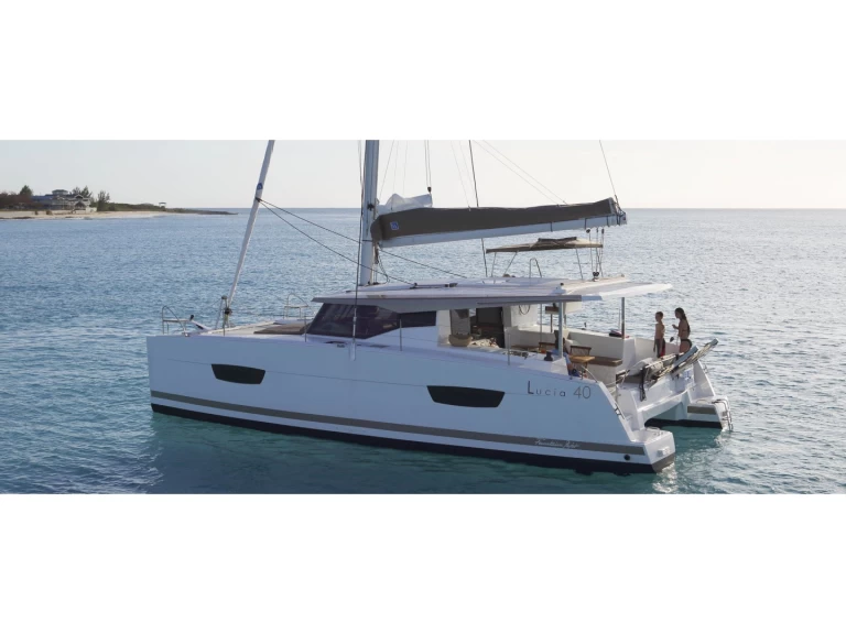 Noleggio Catamarano Fountaine Pajot con patente nautica
