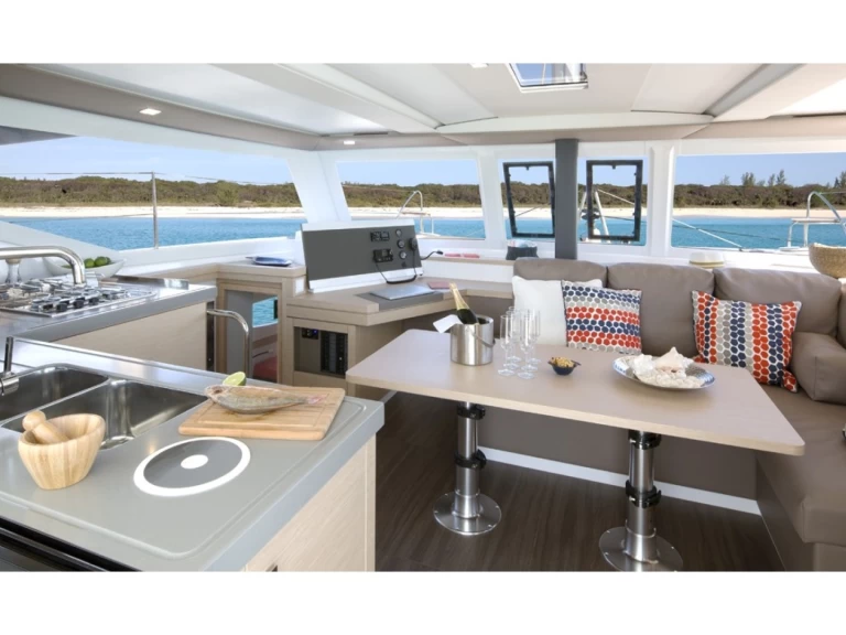 Fountaine Pajot Lucia 40 da affittare a  Port Grimaud