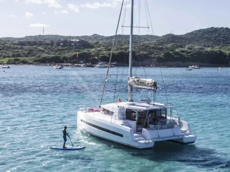 Noleggio Catamarano con o senza skipper Bali a Kalkara